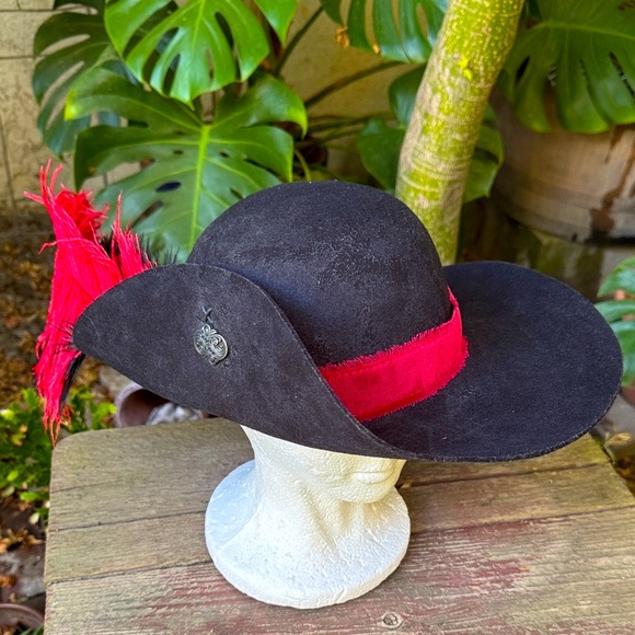 Handmade Black Wool Felt Cavalier Hat Pirate Buccanneer Musketeer